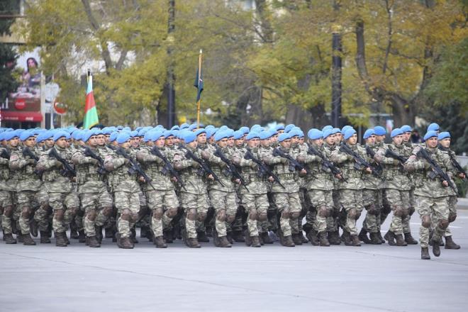 Azerbaycan'n bakenti Bak&#8217;de bugn, Azadlk Meydan'nda zafer kutlamas dzenlendi.