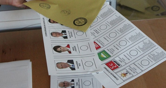 DEVA ve Gelecek ykselite<br>    Eski Babakan Ahmet Davutolu'nun Gelecek Partisi ile ekonominin eski patronu Ali Babacan'n DEVA Partisi'nin toplamda yzde 5'e yakn oy almas dikkat ekti.