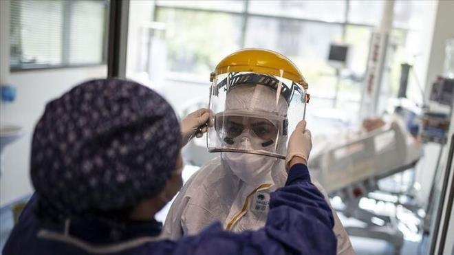 9 ehirde korkutan tablo...<br>  Hatay, Adana, Samsun, Antalya, Mersin ve Ordu'da vaka saylarmz artmaya devam ediyor. Hastanelerimiz, youn bakmlarmz ciddi yk altnda. stanbul, Ankara, zmir, Bursa, Kocaeli, Konya, Sivas, Kahramanmara ve Gaziantep'te vaka art dmeye balad.