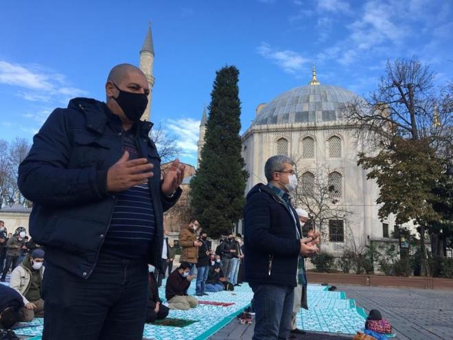 Baz camiilerde duadan nce suyun kullanmna ve kurakla dikkat eken hutbe okundu.