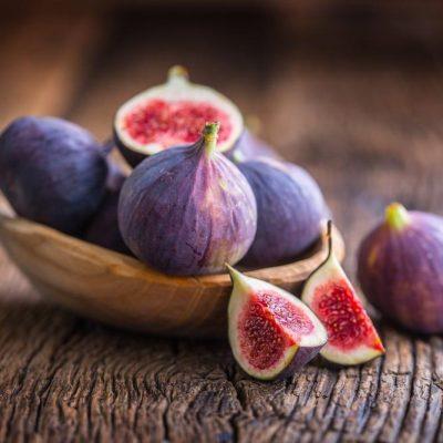 Aslnda ii dna km bir iek olan incir, varlnn devamlln arlara borludur.