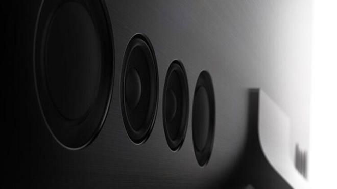 Bixby ise kullanclarn komutlarna gre arka plan grntlerini deitirebiliyor.