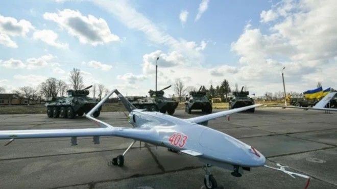 Wallace, Trkiye'nin HA, SHA Bayraktar TB2 ve hava savunma sistemlerini Suriye, Libya ve dier yerlerde kullanmasnn sahada stnlk saladn vurgulayarak, Trkiye'nin yeni nesil SHA'larn rnek gsterdi.