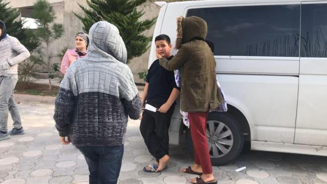 Dumandan etkilenen ve ocuunun ierde kalmas nedeniyle sinir krizi geiren anne Havva Karakeili, hastaneye kaldrld.