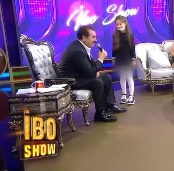 Tatlses&#8217;in bu haftaki konuklar arasnda Serdar Orta, Glben Ergen, Nilgn Belgn ve Mustafa stnda vard. Keyifli geen programda srpriz bir konuk da yer ald. brahim Tatlses&#8217;in Ayegl Yldz ile evliliinden olan kz Ada Tatl da programa renk katt.