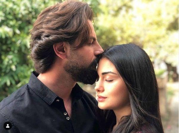 Intagram&#8217;da byk bir hayran kitlesi olan zge Yaz, takipileriyle kamera arkas ve gndelik hayatn sk sk paylayor.