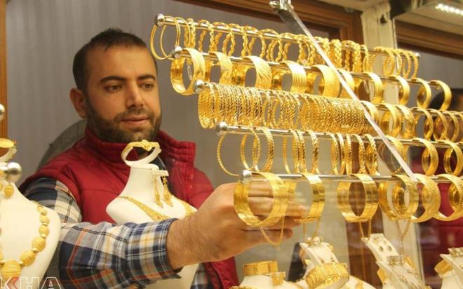 IKON Menkul tarafndan hazrlanan altn fiyatlar analizi: <br>    Ons Altn, 1992.30 seviyesinden balayan den fiyat eiliminin geilememesiyle geri ekiliyor. Geri ekilmenin devamnda 1815 ve 1803 destek olarak takip edilebilir. Den fiyat kanalnn geilmesi ve zeri fiyatlamada yukar ynl momentum artabilir.  Bu durumda da 1863 ve 1894.40 diren oluturabilir. Destekler 1815-1803-1787.50, Direnler 1863-1894.40-1906.75"