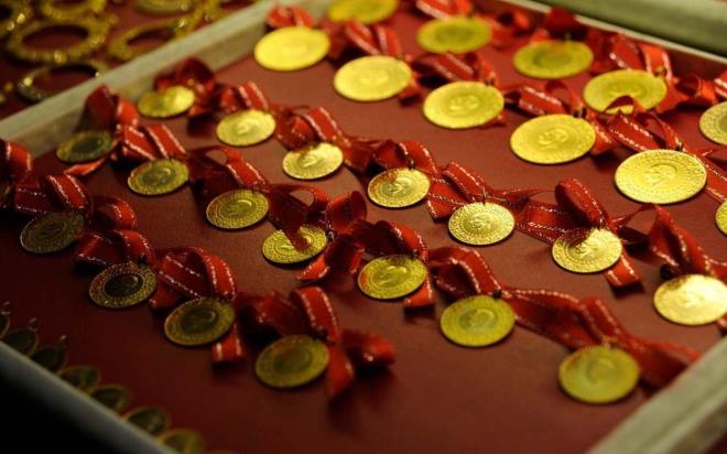 eyrek altnn sat fiyat ise yeni gne 761 liradan merhaba dedi. Ons altn ise bin 834 dolar civarnda seyrediyor.