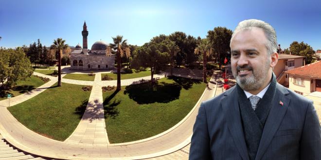 znik ilesinin de tarihi adan tam bir ak hava mzesi olduunu dile getiren Bakan Akta, &#8220;znik ilemiz inan turizmi anlamnda Hristiyan alemi iin de byk nem tayor. Ev sahiplii yapt tm medeniyetlerinin izlerini belirgin bir ekilde tayan ilemiz, turizm anlamnda bal bana bir deer. Bu deeri ne karmak iin Roma tiyatrosundan tarihi surlara, gl iindeki batk bazilikadan ini frnlarnn restorasyonlarna kadar her alanda youn bir alma iindeyiz."