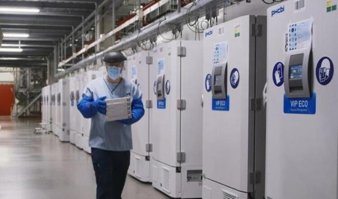 Vakaya ilikin bilgi sahibi  kaynak, NYT'a verdiikleri bilgide, ahsn ngiltere'deki iki vakaya benzer ekilde anafilaktik reaksiyon gsterdiini aktard.