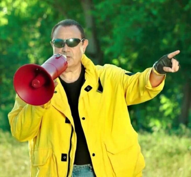 Fitsiniz de... Mesela spor yapar msnz?<br>  Benim de kendime gre srlarm, zamannda genlik pnarlarna girmiliimiz, sularn imiliimiz var. Bunun dnda yln 365 gn yaz-k 5 kilometre yryor, spor yapyor, bol yourt tketiyor ve gdama dikkat ediyorum.