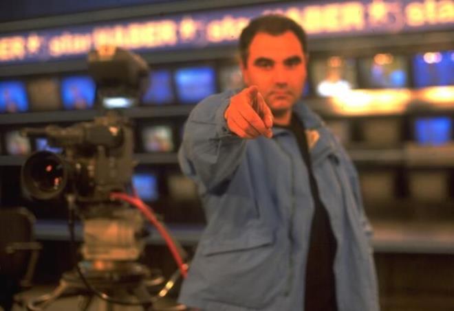 Programda sizi en ok etkileyen haber hangisiydi?<br>  Ekranlarda her yaynlandnda izlenme rekorlar kran, televizyon tarihinin unutulmazlar arasnda gsterilen programlara imza attm. Halen yaptm ilerin taklit ve benzerlerini stp stp sunuyor. Yaptm her i kendine ait bir zgnle sahip olan dnce ve emek rnyd. Artk bir klasik haline gelen &#8220;Gizemli Antik Msr&#8221;, &#8220;Souun Kalbine Yolculuk&#8221; adl Kutuplar belgeseli ve Afrika&#8217;nn tehlikeli ormanlarndaki Pigme kabileleriyle yaptm belgeseller benim iin byk bir neme sahiptir.