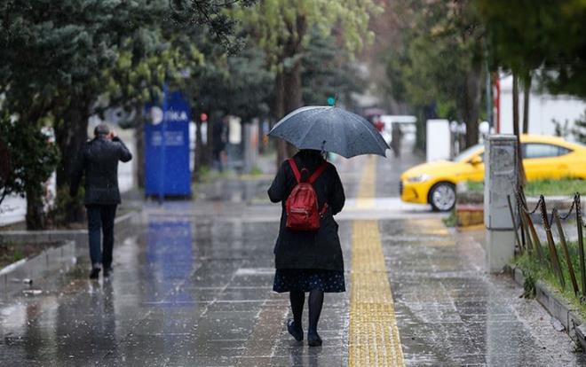 Ve beklenen hava durumu tahminleri akland. Meteoroloji'den alnan verilere gre Bat Karadeniz, Orta ve Dou Karadeniz kylar ile leden sonra stanbul, Kocaeli, Sakarya, Yalova, Bursa'nn dousu ve Krklareli'nin ky ilelerinin yer yer hafif yamurlu olmas bekleniyor. Van evresinde ise hafif kar ya bekleniyor.