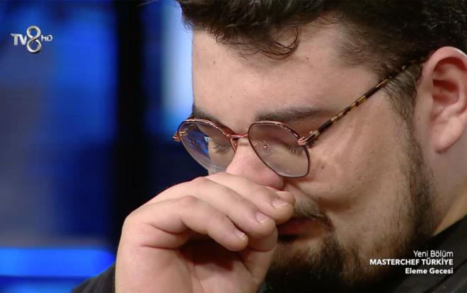 Masterchef Trkiye 2020 finali iin geri saym balarken son 4'e kalan isimler iin en kritik eleme yapld. 20 Aralk 2020 Masterchef elemesi ile ef nln giyen isimler belirlendi. ncesinde ise sosyal medyaya Masterchef Trkiye'den elenen ismin Eray Aksungur olduuna dair dedikodular dt. Masterchef'ten elenenlerin ifa edildii hesaplardan biri Eray Aksungur'un elenecei ve son 4'e kalamayacan iddia etti.