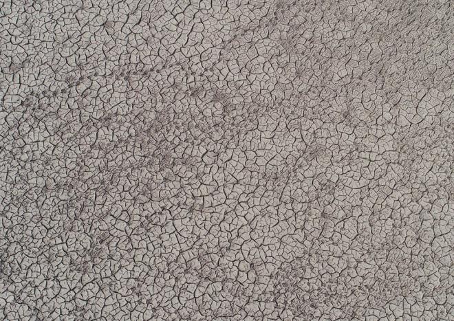 ''BARAJ SON SAATLERN YAIYOR''  4 Eyll Ky Muhtar Ali Pek, barajn artk son saatlerini yaadn ifade ederek, &#8220;Baraj 2002&#8217;de tamamlanarak su tutmaya balad. Geen senelere kadar buradan kent merkezine su veriliyordu. Son dnemlerdeki kuraklk nedeniyle barajn suyu ekildi. nk ok ya almad. Bizim bu barajn asl kayna da yamur ve kar sularyla. Baraj artk son saatlerini yayor. u andaki mevcut su ok az bir su. u an suyun 50 metre civarnda bir dkl var. Biz 50 diye tahmin ediyoruz ama 50&#8217;den daha fazla olabilir&#8221; dedi.