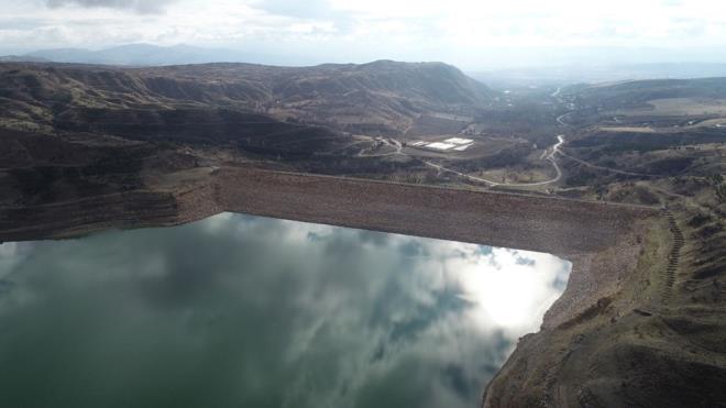 Yllardr su altnda kalan mezarlardan geriye sadece kalntlar kald.