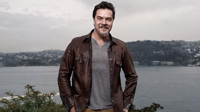 Beyazt ztrk'n bir yllk kampanya iin 6 milyon TL ald renildi.