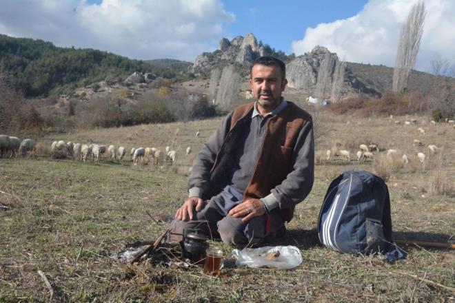 Kent hayatnn kendisini bomaya baladn ve corona virs tehlikesinden katn ifade eden Selahattin ak, bundan sonraki hayatn kyde srdrmeye karar verdiini syledi.