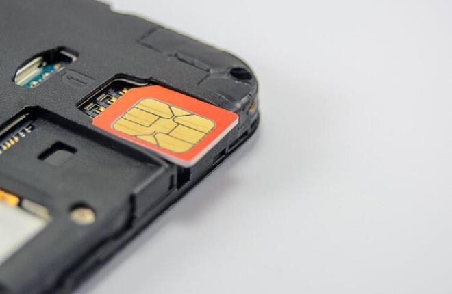 Ulatrma ve Altyap Bakan Adil Karaismailolu, yerli firmalarca, Bilgi Teknolojileri ve letiim Kurumunun (BTK) i birliinde tasarlanan eSIM teknolojisine ilikin, "Trk mhendislerince gelitirilen ve fiziksel SIM kartn yerine kullanlacak eSIM 2021'de hayata geecek." ifadesini kulland.