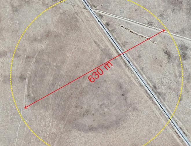 Trkiye'nin rzgar erozyonuna maruz kalan blgelerinin banda gelen ve yaklak 50 bin kiilik nfusa sahip Konya&#8217;nn Karapnar ilesinde, yer alt sularnn ekilip, topran gmesiyle meydana gelen obruklar, blge halk iin tehdit oluturmaya devam ediyor.