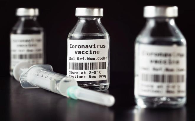 Beklenmedik yan etki ilk deil: Pfizer-BioNTech asn ilk uygulayan lke olan ngiltere&#8217;de, iki salk alannda alerjik reaksiyonlar meydana gelmi, uzmanlar ilk aamada alerji gemii olanlarn a yaptrmamasn istemiti.