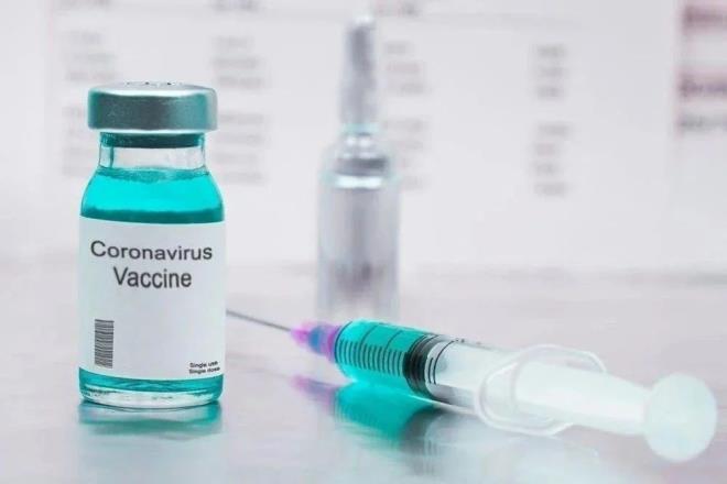 6- nsanlk tarihinin en nemli buluu  <br>  nsanlki binlerce yl boyunca salgn hastalklar nedeniyle nemli kayplar yaad. Alarn bulunmas ile refah seviyesi ykseldi ve bilimde nemli bir yol ald. Henz ann olmad dnemlerde; 1346-1352'de Avrupa nfusunun drtte biri veba salgn nedeniyle ld. 1618 ylnda 20 milyon olan Meksika'daki nka nfusu iek hastal nedeni ile 1,6 milyona dt. Hawai'de ise nfus tifo yznden 1779?da 500 binden 84 bine dt. 1918 ile 1920 arasnda yaanan kresel spanyol salgn ise iki yl iinde o srada 2 milyardan az olan dnya nfusunun te birini hasta etmi ve 20 ile 50 milyon kiinin lmne yol at. En dk tahminler bile doru olsa spanyol gribi ayn dnemde devam eden Birinci Dnya Sava'ndan daha ok daha fazla can ald. Koronavirs pandemisi nedeniyle ise imdiye kadar 80 milyonu akn kii enfekte oldu ve 1,76 milyonu akn kii hayatn kaybetti. Vaka ve l says her geen dakika devam ederken; salgnn durdurulmasndaki en etkin yol kitlesel alama...