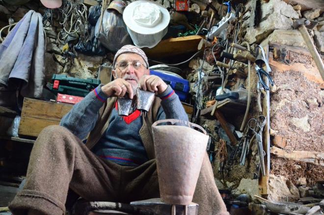 Cemerler Mahallesi?nde babasndan kalma 120 yl akn dkkannda an imal eden ve "anc Halil" olarak tannan usta, yalanmas nedeniyle meslei brakma noktasna geldiini, rann olmadn ancak talep sebebiyle iyerini kapatamadn syledi.