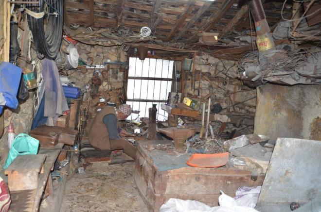 Gnde byklne gre retebildii 15-30 an toptancya ya da direkt obanlara 20 ila 40 lira arasnda sata sunduklarn syleyen Kkanc, fabrikasyon retim ile el emei gz nuru retilen rn arasnda kalite asndan byk fark olduunu vurgulad.