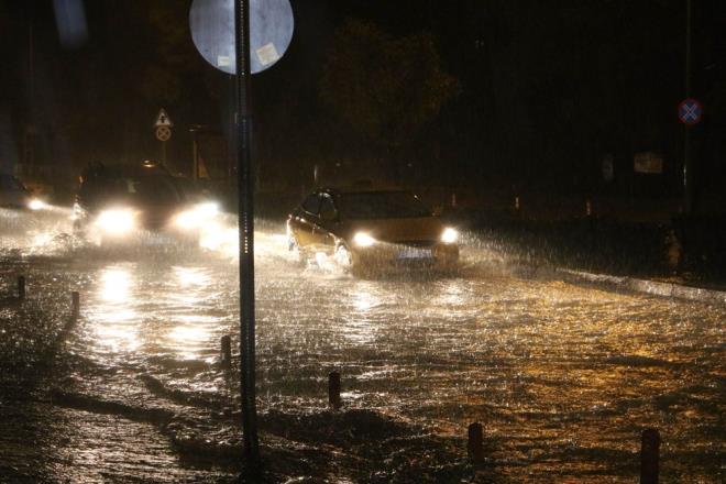 Saanak nedeniyle kent merkezi ve zellikle Finike, Kemer, Kumluca gibi bat ilelerinde, eitli trafik kazalar meydana geldi.
