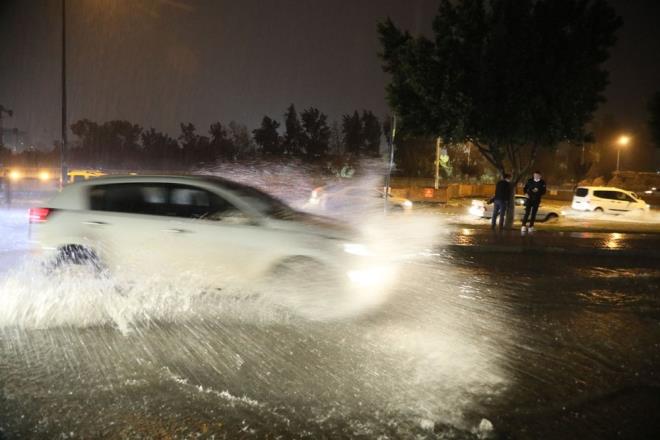 Antalya genelinde etkili olan ya, bat ilelerinde zaman zaman kuvvetli saanaa dnt.