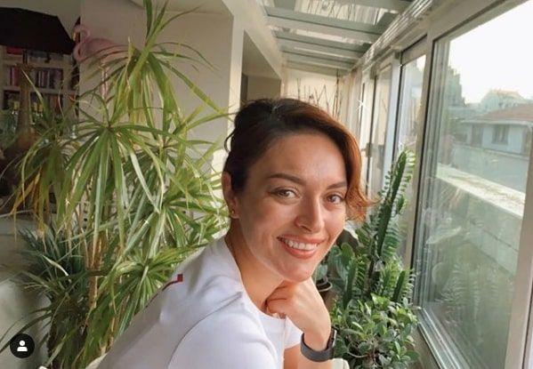 2004 ylnda BKM Mutfak kadrosuna katlan gen oyuncu, 2005 yaznda ise gene bir BKM yapm olan ve ynetmen koltuunda Aydn Bulut'un oturduu Hzl Admlar adl televizyon filminde yer ald; bu filmin ardndan da BKM Atlye'ye katld.