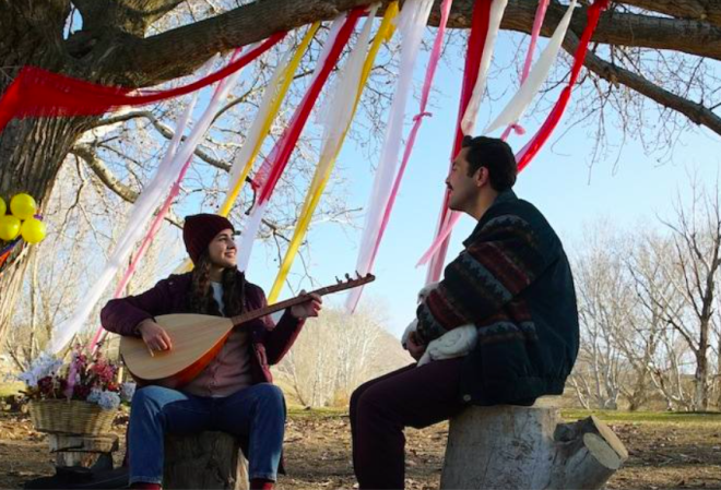 Fakat dizinin hayranlarna hemen belirtelim ki bu sadece 1 haftalk bir ara. Gnl Da 9 Ocak Cumartesi akam saat 20.00&#8217;da 11. yeni blm ile ekrandaki yerini alacak. Konusu kadar oyunculuk performanslar ile de alk toplayan dizinin yeni blmnde Taner ve Dilek&#8217;i bir srpriz bekleyecek.  Zahide ve Sefer arasnda ise bir yaknlama var.