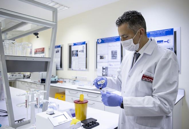 Rektr Atalar, yeni teknolojinin Trkiye'de kullanlmaya balamasnn ardndan dnyaya da yaylacana iaret ederek "nmzdeki srete bu buluun lkemizde ve dnyada ok ses getireceine inanyoruz." ifadesini kulland.