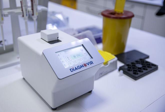 Tehis ve tan sisteminin virs varlnda ma rengi deien, bu sayede yksek seicilikte tespit yapabilen optik temelli bir yntem olduunun altn izen Seymen, unlar syledi: