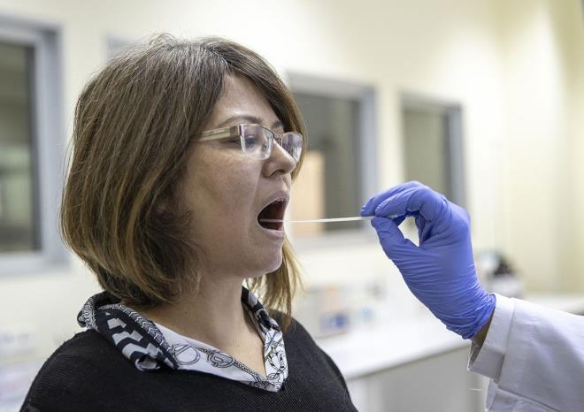 "Yaplan kontrollerde bu yntemle pozitif bulduklarmzn PCR' negatif ksa bile birka gn sonra PCR'larnn pozitife dndn grdk. Bu cihaz tamamen Trk mal. Trkiye'ye ait ei bulunmayan bu teknolojiden btn dnya faydalanacak. Bunu tabii hocalarmza ve Bilkent UNAM'daki aratrma ortamna borluyuz."