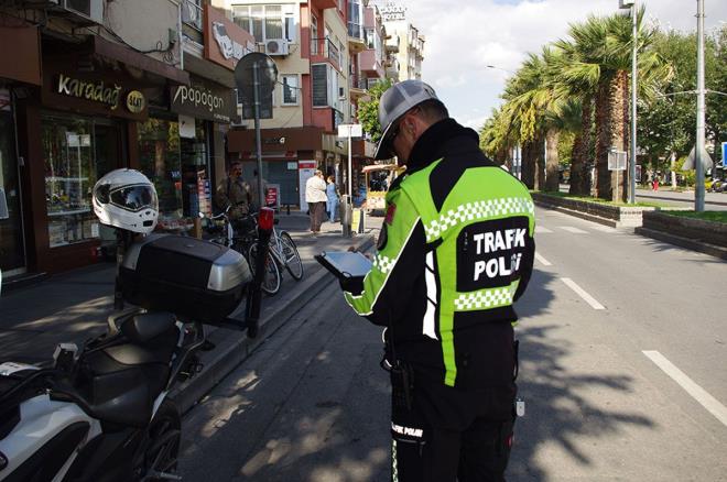 Tehlikeli veya zararl maddeleri, arlk ve boyutlar bakmndan tanmas zel izne bal eyay izin almadan tayan ve tattranlara 607 lira ceza uygulanacak.