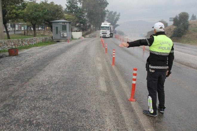 Uyuturucu veya uyarc maddelerin kullanlp kullanlmadn ya da alkoln kandaki miktarn tespit amacyla kolluk kuvvetlerince teknik cihazlar kullanlmasn kabul etmeyenlere 3 bin 836 lira ceza verilecek.