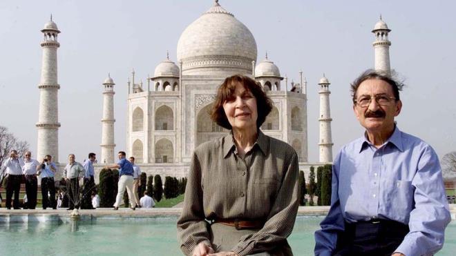 Eski babakanlardan Blent Ecevit'in ei Trk siyasi hayatnn nemli isimlerinden Rahan Ecevit, 17 Ocak'ta, 97 yanda Ankara'da hayatn kaybetti. Rahan Ecevit'in cenazesi, vasiyeti zerine Devlet Mezarl'nda ei Blent Ecevit'in kabrine defnedildi.