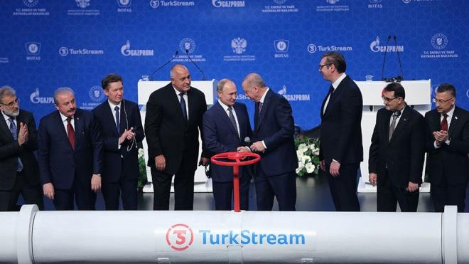 Cumhurbakan Recep Tayyip Erdoan ve Rusya Devlet Bakan Vladimir Putin'in katlmyla stanbul'da dzenlenen trenle Rus doal gazn Trkiye'ye ve Trkiye zerinden Avrupa'ya nakledecek TrkAkm doal gaz boru hatt 8 Ocak'ta ald.  <br>  Cumhurbakan Erdoan, 31 Ocak'ta yapt aklamada ABD'nin "Yzyln Plan" olarak duyurduu Ortadou planna "Esasta Filistin'i tmyle yok eden ve Kuds' tamamen gasbeden bu plan asla tanmyor ve kabul etmiyoruz" dedi.