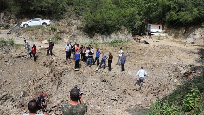 Malatya'nn Ptrge ilesinde 5 Haziran'da 5 byklnde, Bingl'n Karlova ilesinde 14 Haziran'da 5,7 byklnde deprem meydana geldi.  <br>-  Milli Savunma Bakanl, 15 Haziran'da Irak'n kuzeyindeki Sincar, Karacak, Kandil, Zap, Avain Basyan ve Hakurk'a ynelik "Pene-Kartal Operasyonu"nun, 17 Haziran'da ise Haftanin'e ynelik "Pene-Kaplan Operasyonu"nun balatldn duyurdu.  <br>-  Bursa'nn Kestel ilesinde 5 Haziran'da meydana gelen sel nedeniyle 6 kii yaamn yitirdi.