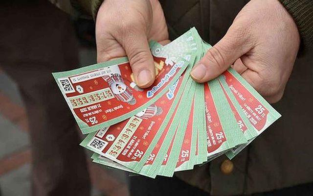 100 Milyon, 10 Milyon, 1 Milyon, 120 Bin, 10 Bin, 5 Bin, Bin, 500 TL, 400 TL, 300 TL, 200 TL, 100 TL (Amorti), 100 Bin TL (Teselli) kazandran ylba bilet numaralar, noter huzurunda belirlendi. Milli Piyango ekili sonular ile birlikte byk ikramiye kazanan ehir de belli olmu oldu.