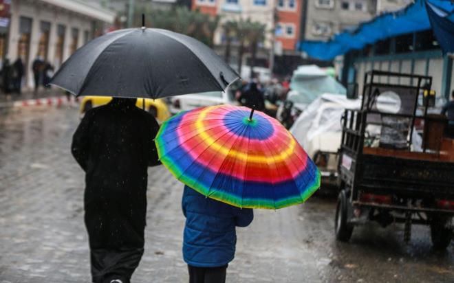 Hava scaklklarnda nemli bir deiiklik olmayaca, lkemiz genelinde mevsim normallerinin zerinde seyretmeye devam edecei tahmin ediliyor.