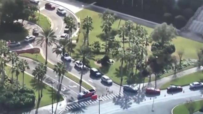 ABD BASININDAN VALYE TEPK  ABD basn, ortaya kan grntnn sebebinin Florida Valisi Ron DeSantis?in, ABD Hastalklar Kontrol ve nleme Merkezi'nin (CDC) alama kurallarna uymayarak daha fazla ya grubunun alanmasna izin vermesi olduunu ifade etti.