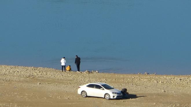 Baraj?da biriktirilen su ile 2 yl boyunca yeterli sulama yaplabilecei renildi.