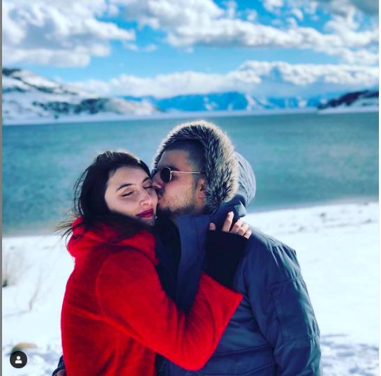 Yarma sayesinde popler olan Serhat' instagram hesabnda 178 bin kii takip ediyor. ok sk paylam yapmayan Serhat'n en ok yorum ve beeni alan pozlar ise nianls ile olanlar...