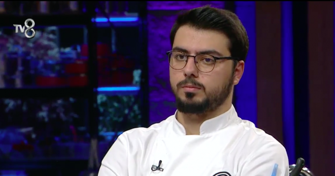 Sosyal medyann da yakndan takip ettii Masterchef 2020 finali iin binlerce yorum yapld. Birok takipi imdiden Masterchef'in ampiyonu olarak Serhat' ilan etse de Barbaros'un hayranlar da azmsanacak kadar deil.