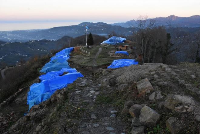 Kltr ve Turizm Bakanl'nca Ordu Kurul Kalesi'nin 12 ay arkeolojik kaz yaplabilen alan statsne alndn belirten Toparlak, yeni ylda da almalarn ayn ekilde devam edeceini vurgulad.