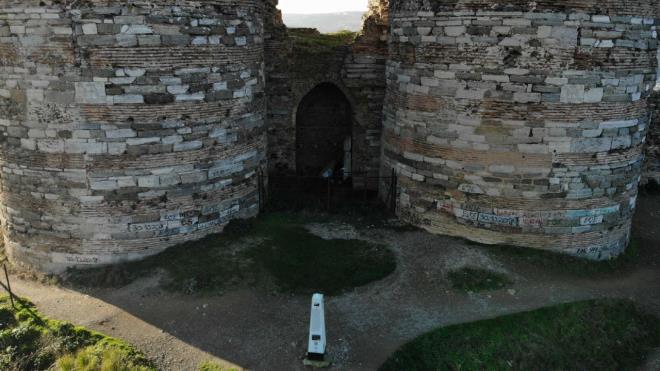 stanbul Bykehir Belediyesi (BB), kalenin restorasyonu iin getiimiz mart aynda almalarn balatldn duyurmutu.