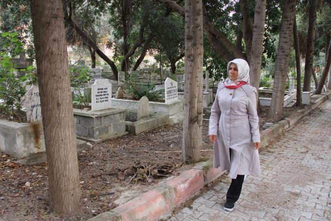 Kay�nvalidesini de y�kad���n� ve bunun �ok farkl� bir duygu oldu�unu dile getiren Bozkurt, ?�ok farkl� bir duygu, zor bir durum; tabi annen yan�nda. Ama onu yapabilmek de �ok g�zel bir �ey; ac�l�s�n ama bir hizmet yap�yorsun? �eklinde konu�tu.