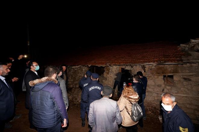 Ankara'nn Kalecik ilesinde meydana gelen 4,5 byklndeki deprem sonras blgede hasara ilikin inceleme sryor.